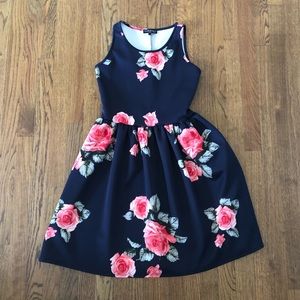 NWOT Dolce Bianca USA Floral Print Dress, Size Small